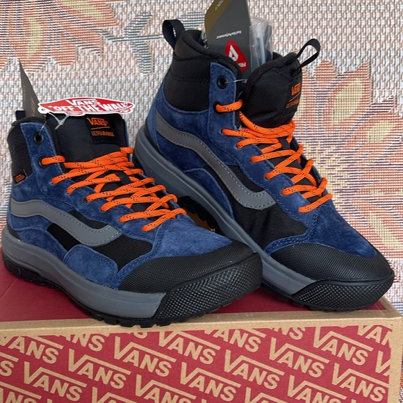 Vans Men’s Ultrarange Exo
Dress Blues/Black
VN0A5KS5LKV
Sneakers Hiking B… - Picture 6 of 16